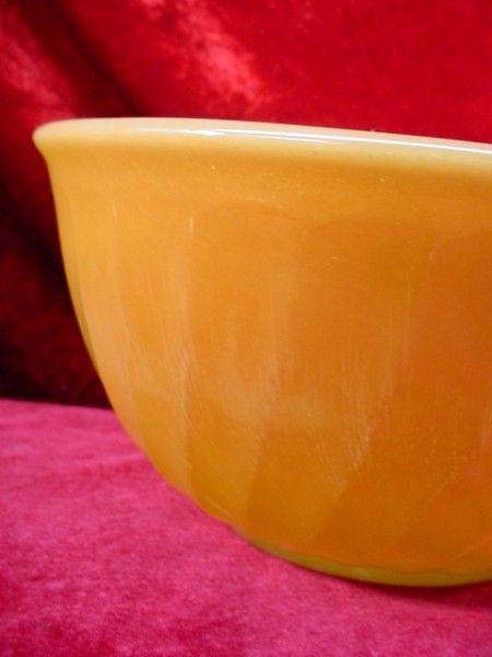 Vintage 1950s FIRE KING PEACH LUSTRE Swirl MIXING BOWL Beautiful 