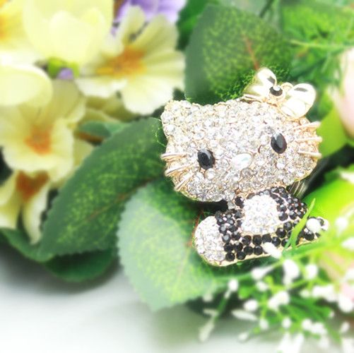 New Hellokitty Bling Rhinestone Lovely Cute Retractable ID/IC Badge 