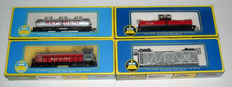 Vintage AHM HO Scale Train Set w/ 5 Locomotives Lot 45pc Electric 