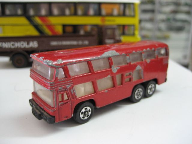 Neoplan Skyliner coach bus toy car tomica Japan  