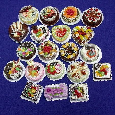 100 PCS OF 1.2(3 cm.) MINIATURE ARTIFICIAL CAKES  J100  