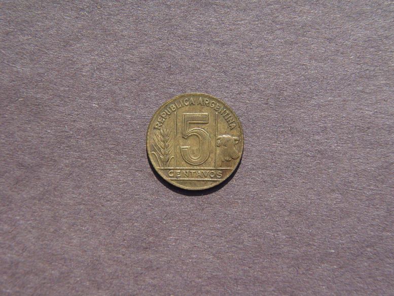 1946 Argentina 5 Centavos coin  