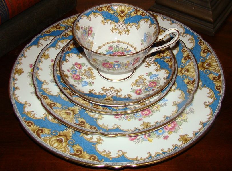 Shelley Fine China Sheraton Blue 5 Piece Place Setting  