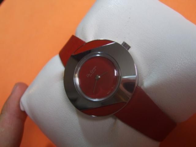 NOS 70S Swiss De Coven manual 17j ladies watch  