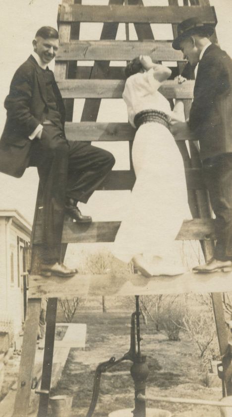 VINTAGE WELL WINDMILL ROMANCE UNUSUAL PUMP OLD PHOTO  