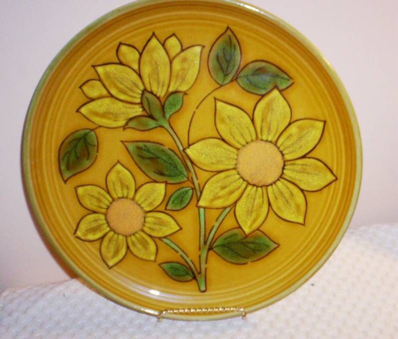 1960s METLOX DAHLIA POPPYTRAIL 10 1/4 DINNER PLATE~BIN  