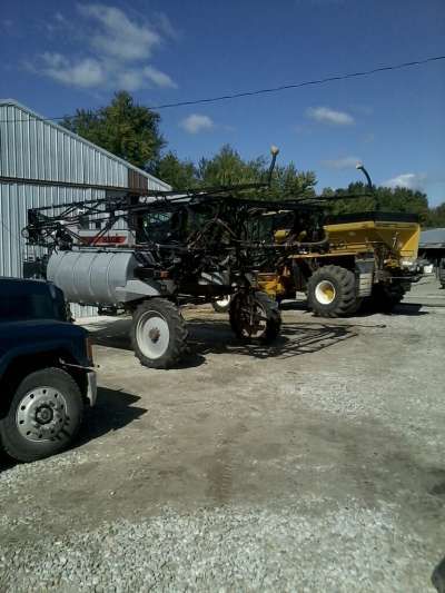 1998 Hagie 2100 Sprayer  