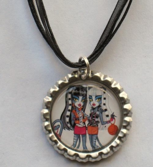   Bottlecap Necklace Monster High Werecat Twins Meowlody Purrsephone