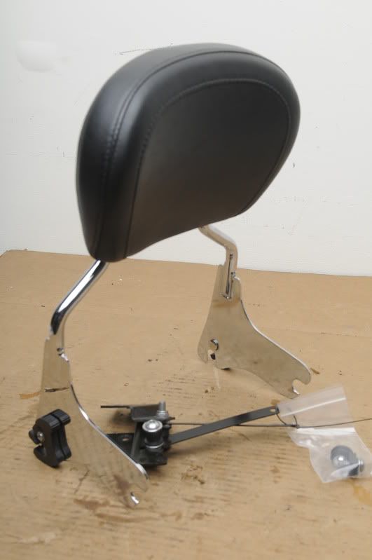 2006 Harley Davidson FLHX Street Glide   Detachable Passenger Backrest 