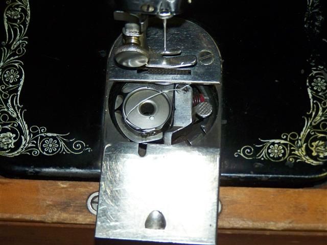 SINGER 99 SEWING MACHINE 1918 CASE KNEE BAR ORIGINAL  