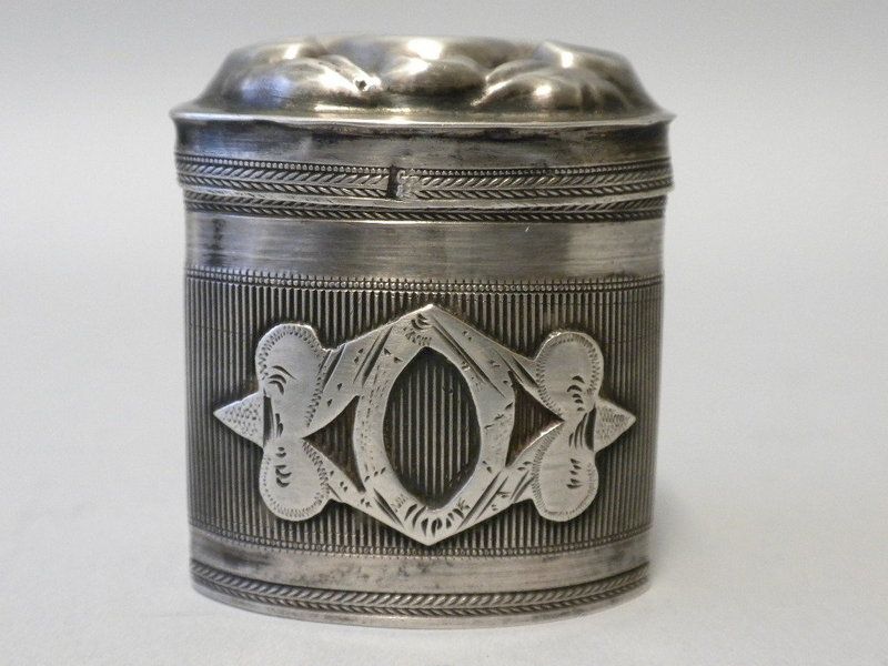 DUTCH ANTIQUE SILVER PEPPERMINT BOX CIRCA 1850  