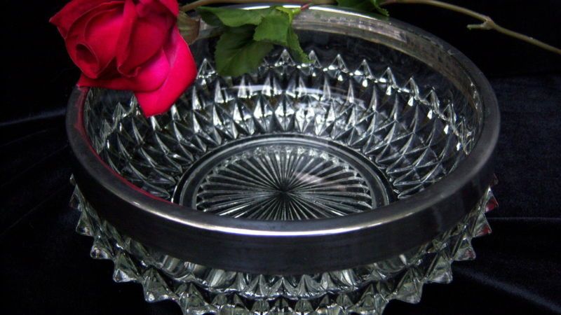 ESTATE DIAMOND CUT CRYSTAL SERVING BOWL W/SILVER TRIM  