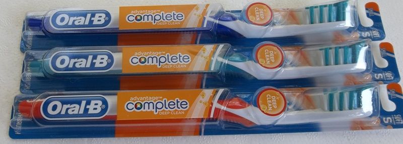 ORAL B Advantage COMPLETE Deep Clean Soft TOOTHBRUSHES LOT OF 3  