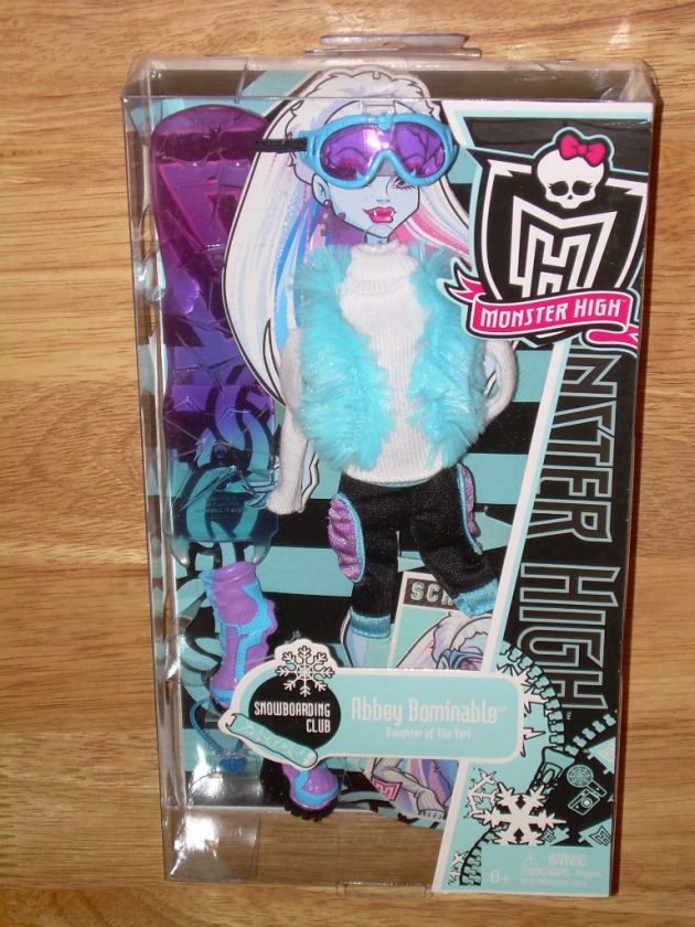   HIGH Dolls School Clubs Abbey Bominable SNOWBOARDING CLUB Fashion Pack